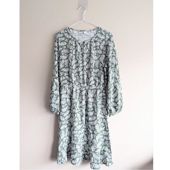 Old Navy Ditsy Floral Dress - Picture 2 of 6